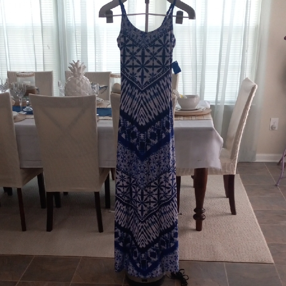VENUS Blue and White Geometric Print Maxi Dress